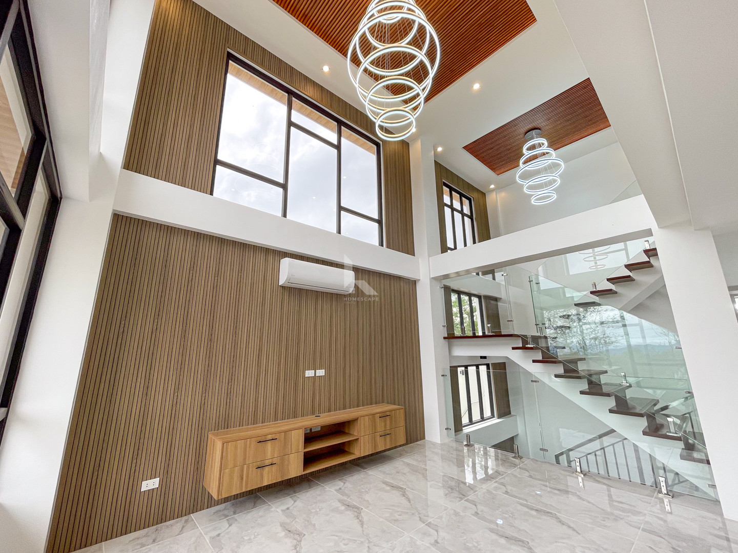 Breathtaking Modern House with Overlooking Taal photo 3
