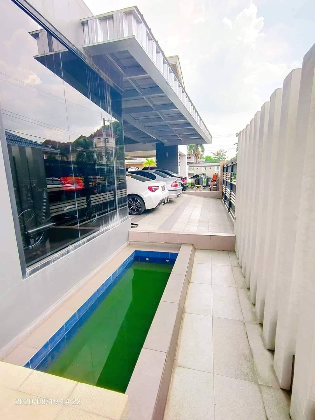 MODERN THREE STOREY HOUSE FOR SALE photo 2