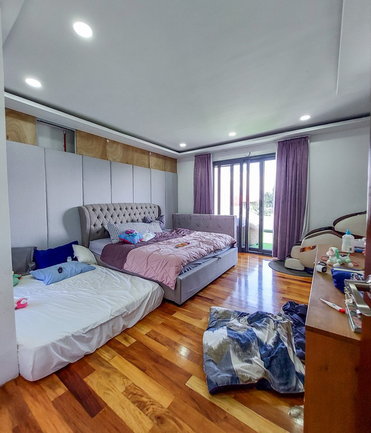 Corner House and Lot for Sale Located in Meadowood Executive Village, Cavite photo 4