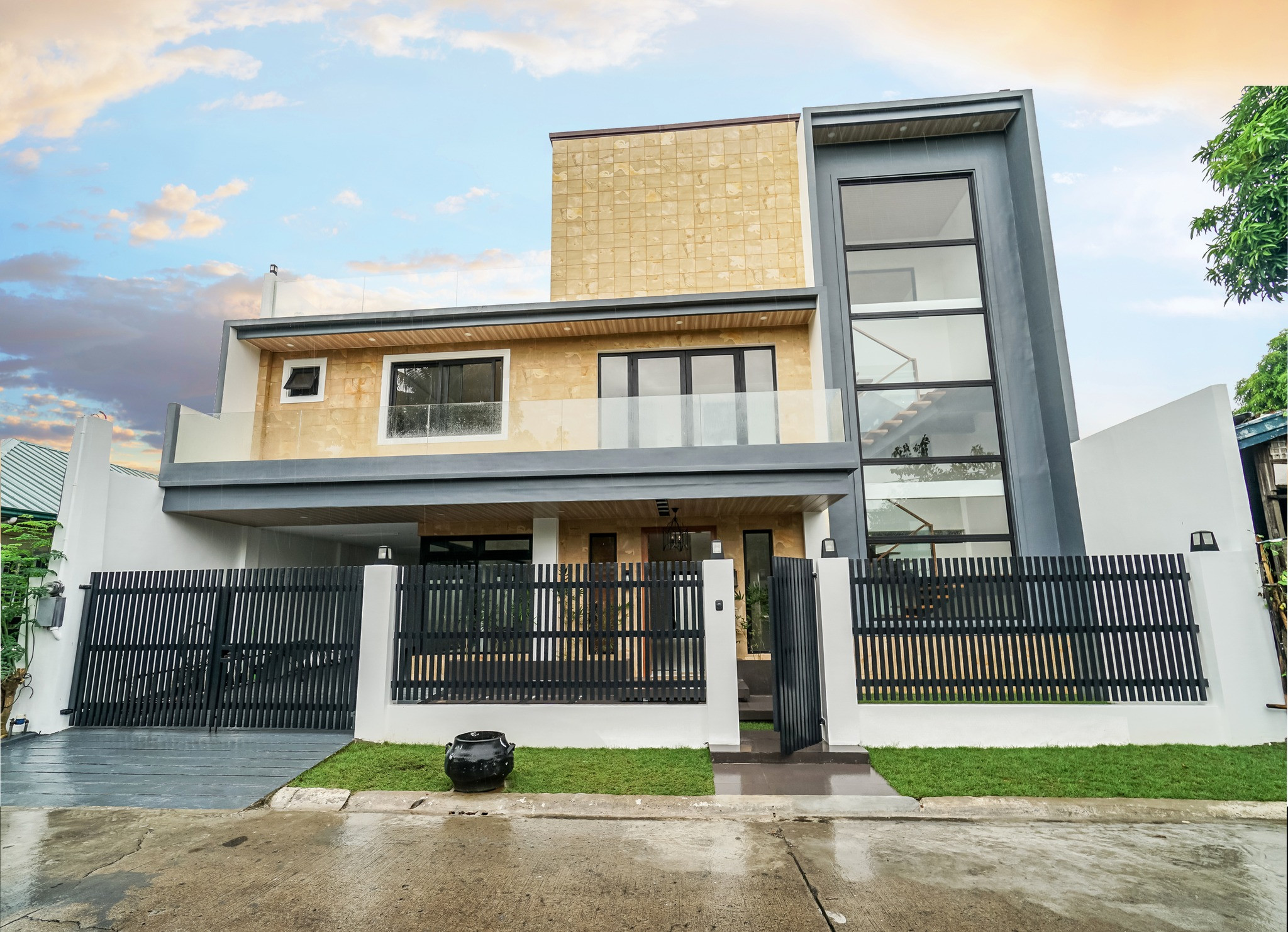 Brand new spacious modern home in BF Homes in Paranaque City photo 1