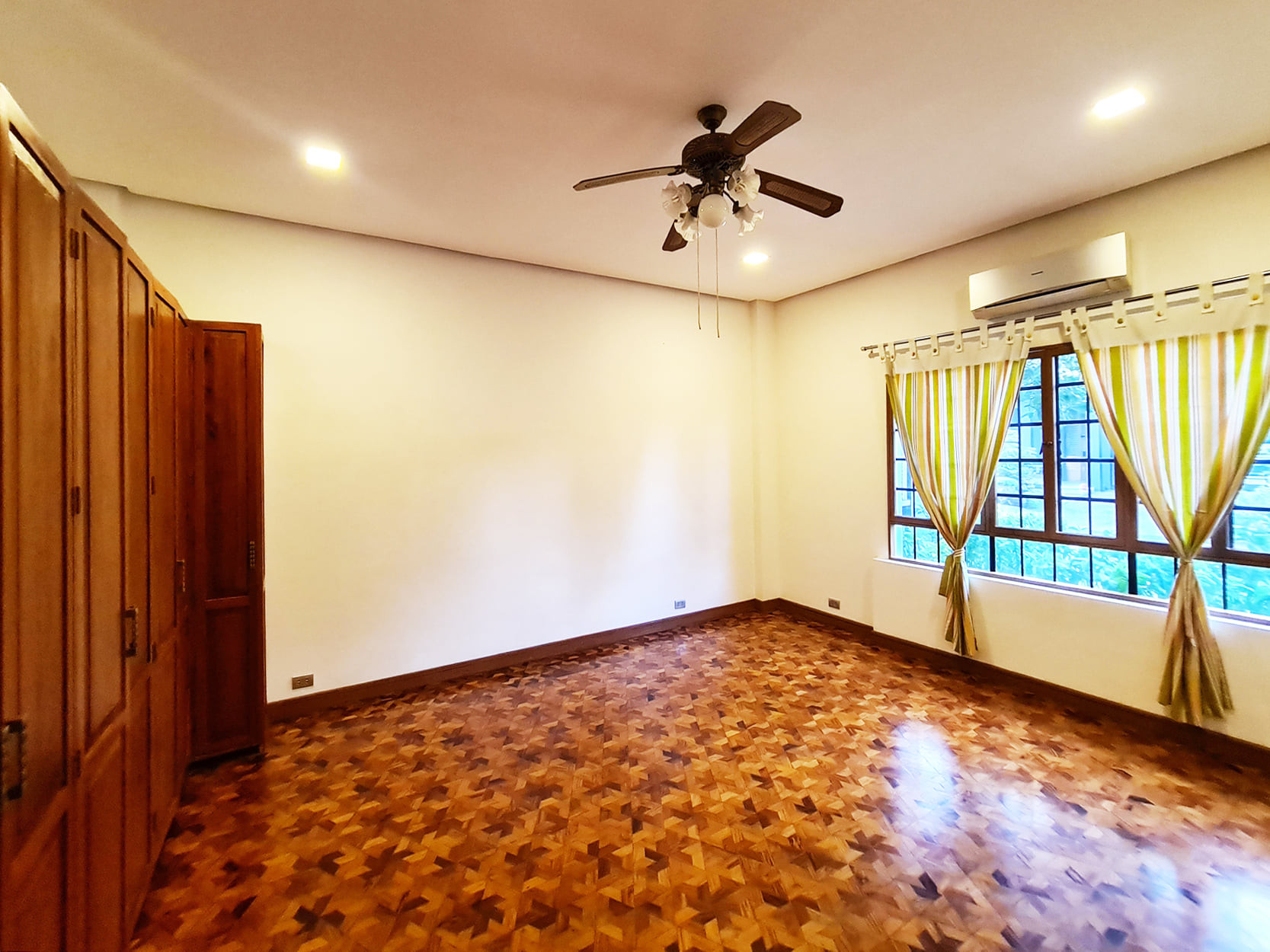 Delightful 607sqm 2-storey Home for Sale in Alabang Hills photo 5