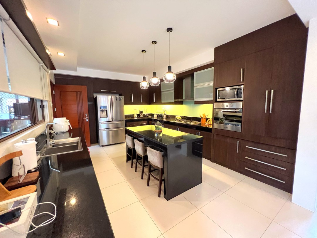 Stunning Resort-Style House and Lot for Sale photo 5