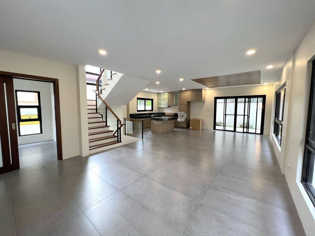 Ultramodern Charming House and Lot for Sale in  Filheights Subdivsion photo 4