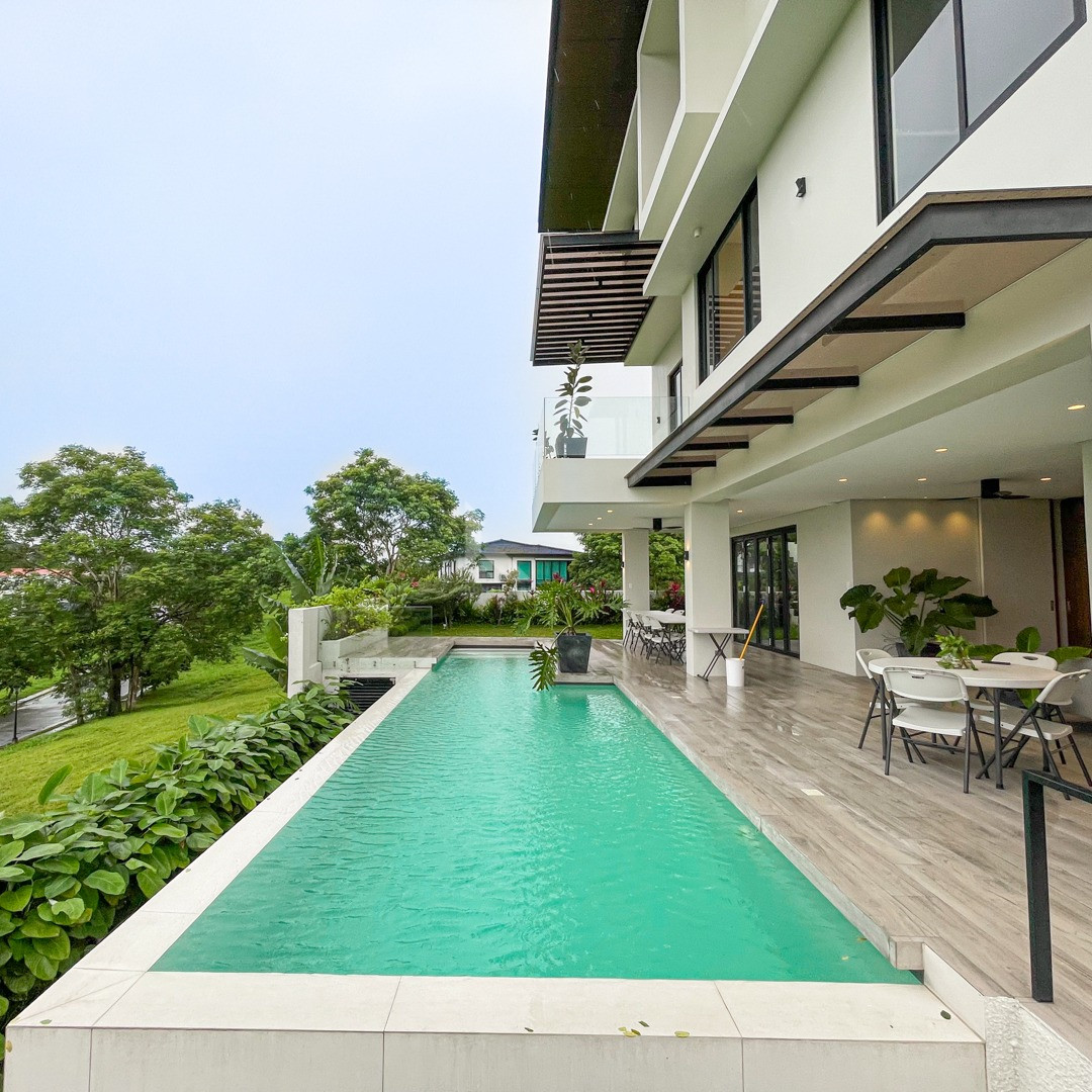 Breathtaking Modern Tropical House and Lot For Sale photo 3