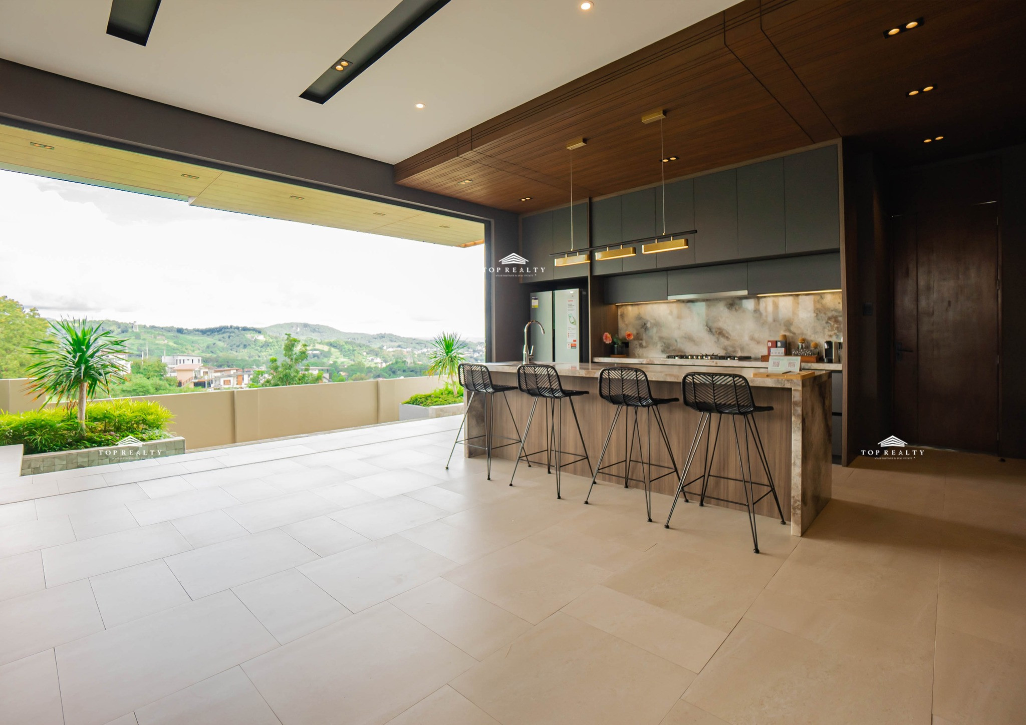 Sun Valley Estates photo 2