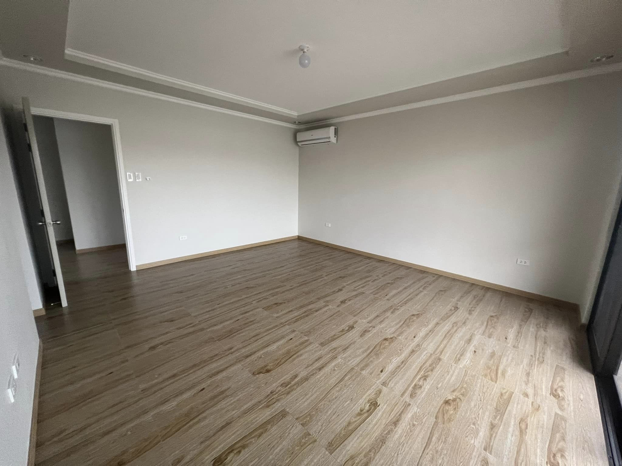 Brandnew Modern House for Sale in a secured subd near Clark photo 4