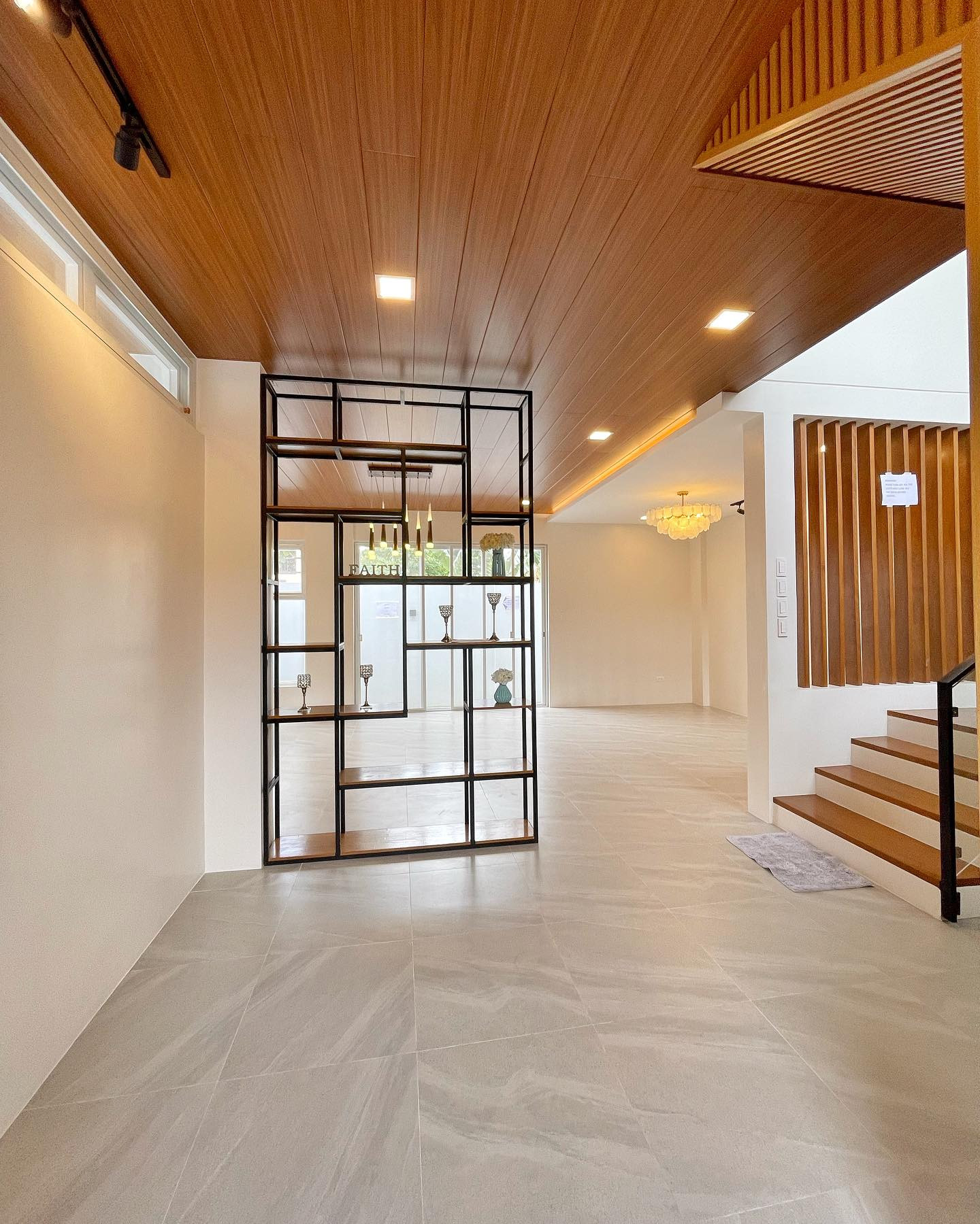 Brand New Modern Contemporary House for Sale in Greenwoods Executive Village photo 3