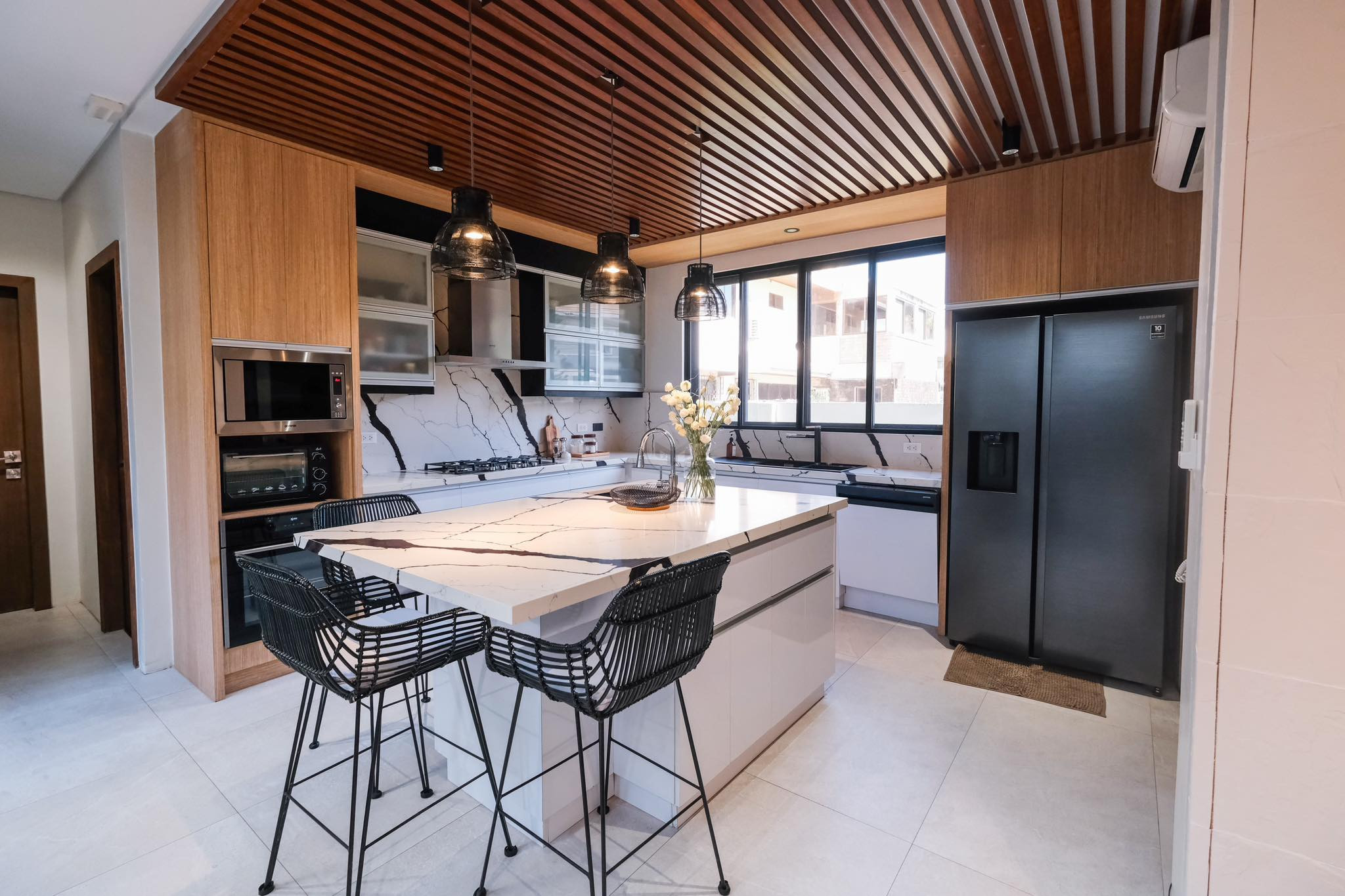 Sensational 5-Bedroom House and Lot for Sale in Southbay Gardens photo 3