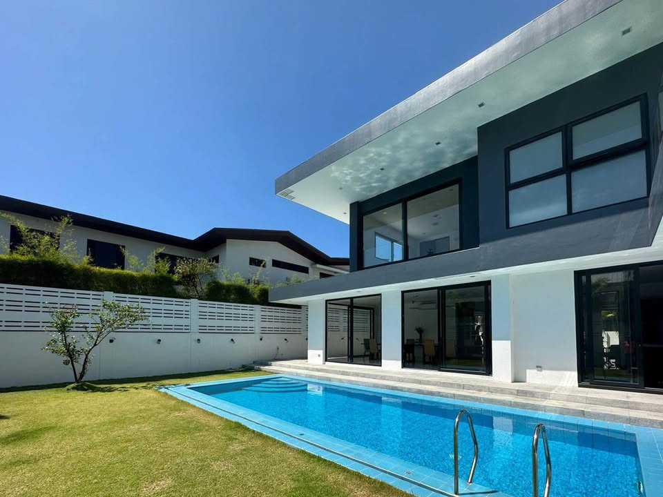 Brand New 5 Bedroom House & Lot in Ayala Alabang Village, photo 1