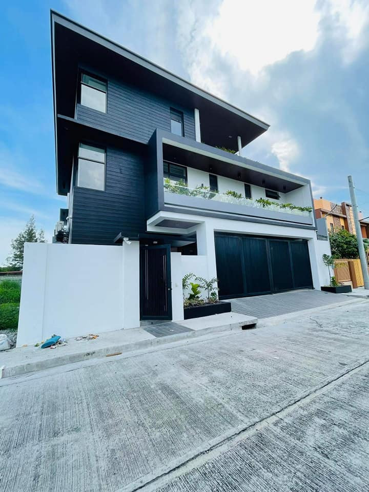 Semi furnished House and lot with Pool For Sale in Greenwoods Executive Village photo 1