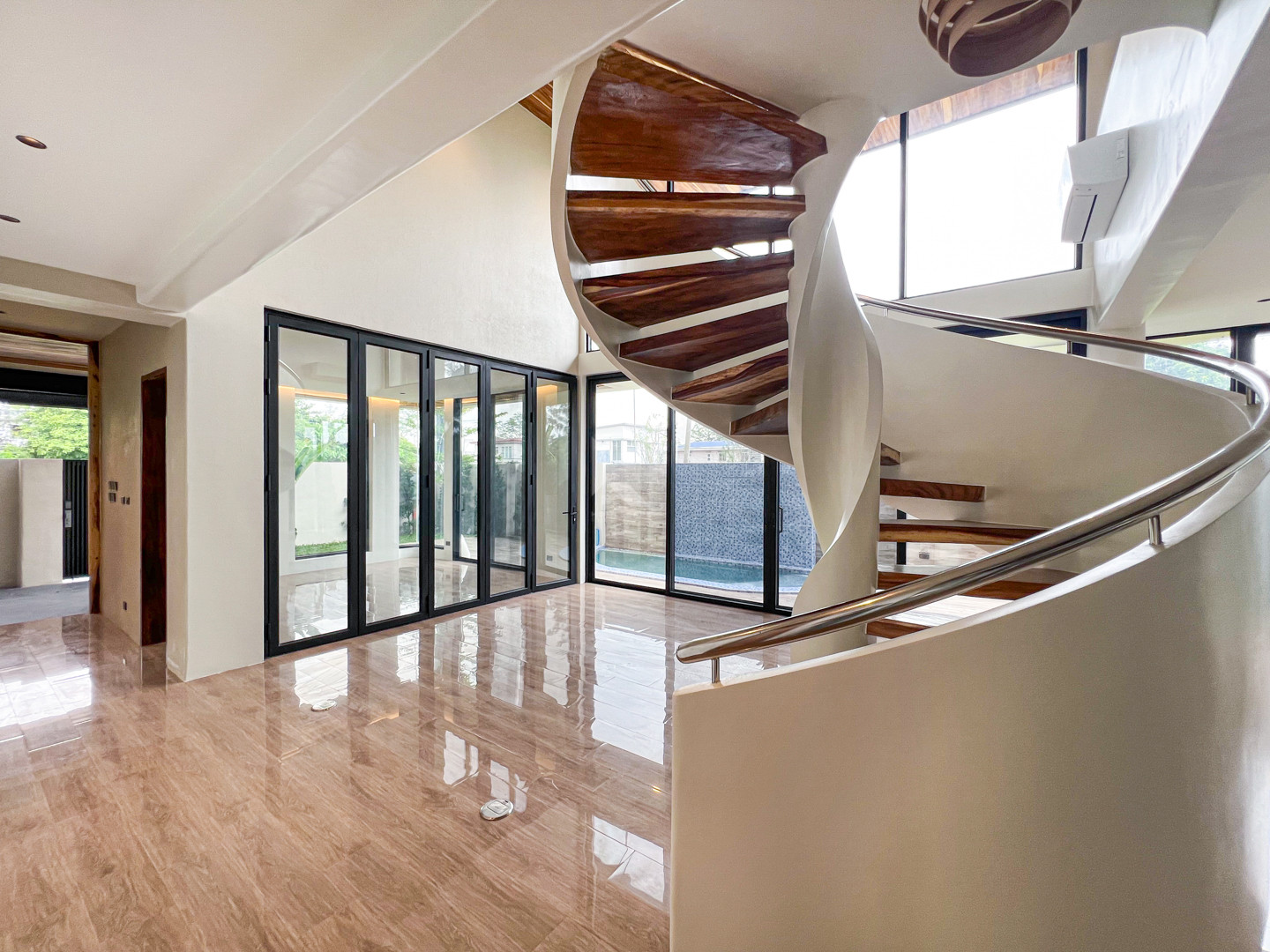 Sophisticated Modern Contemporary House and Lot For Sale photo 3
