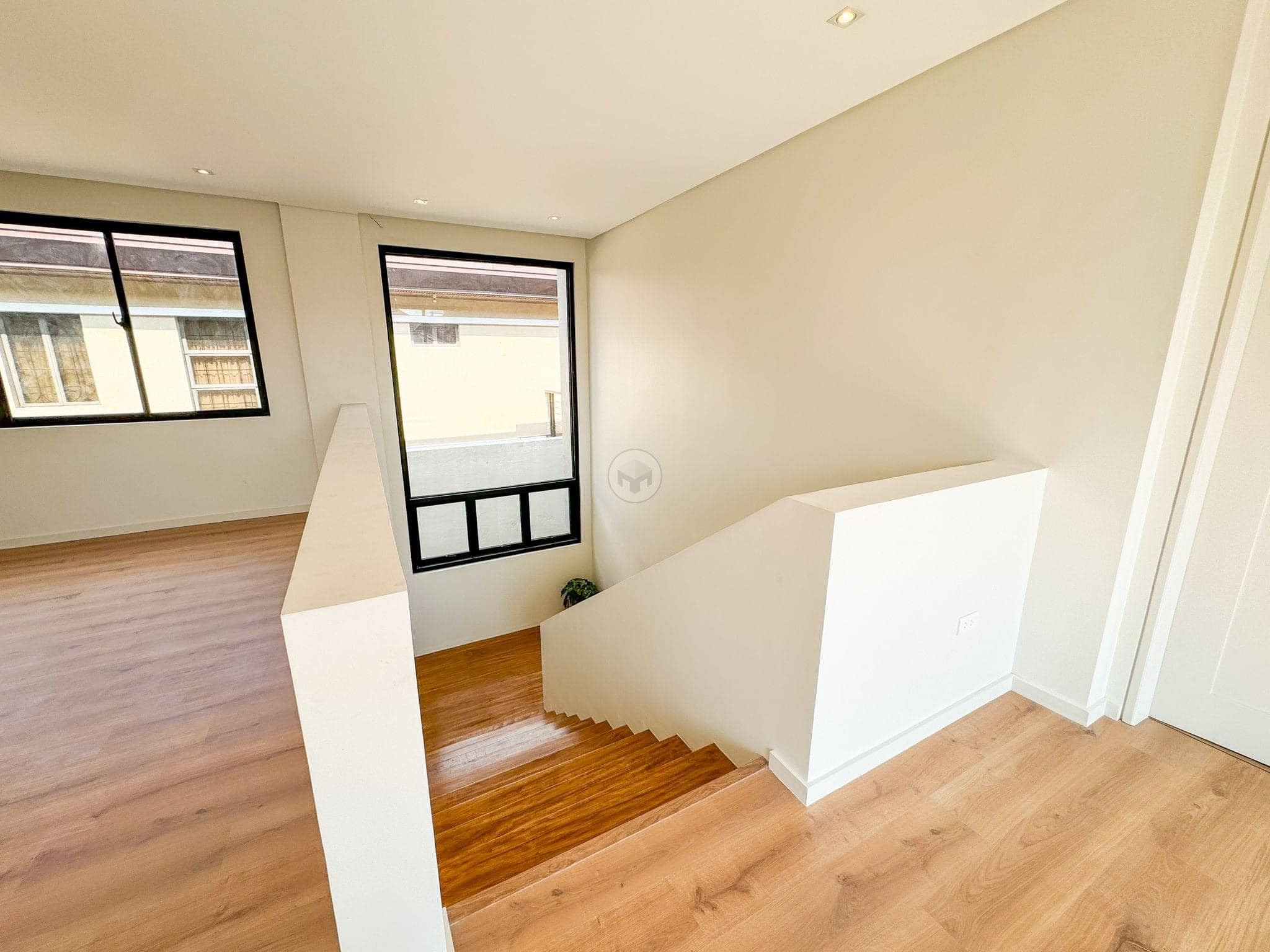 An Astounding 4 Bedroom Home for Sale in Las Piñas City photo 4