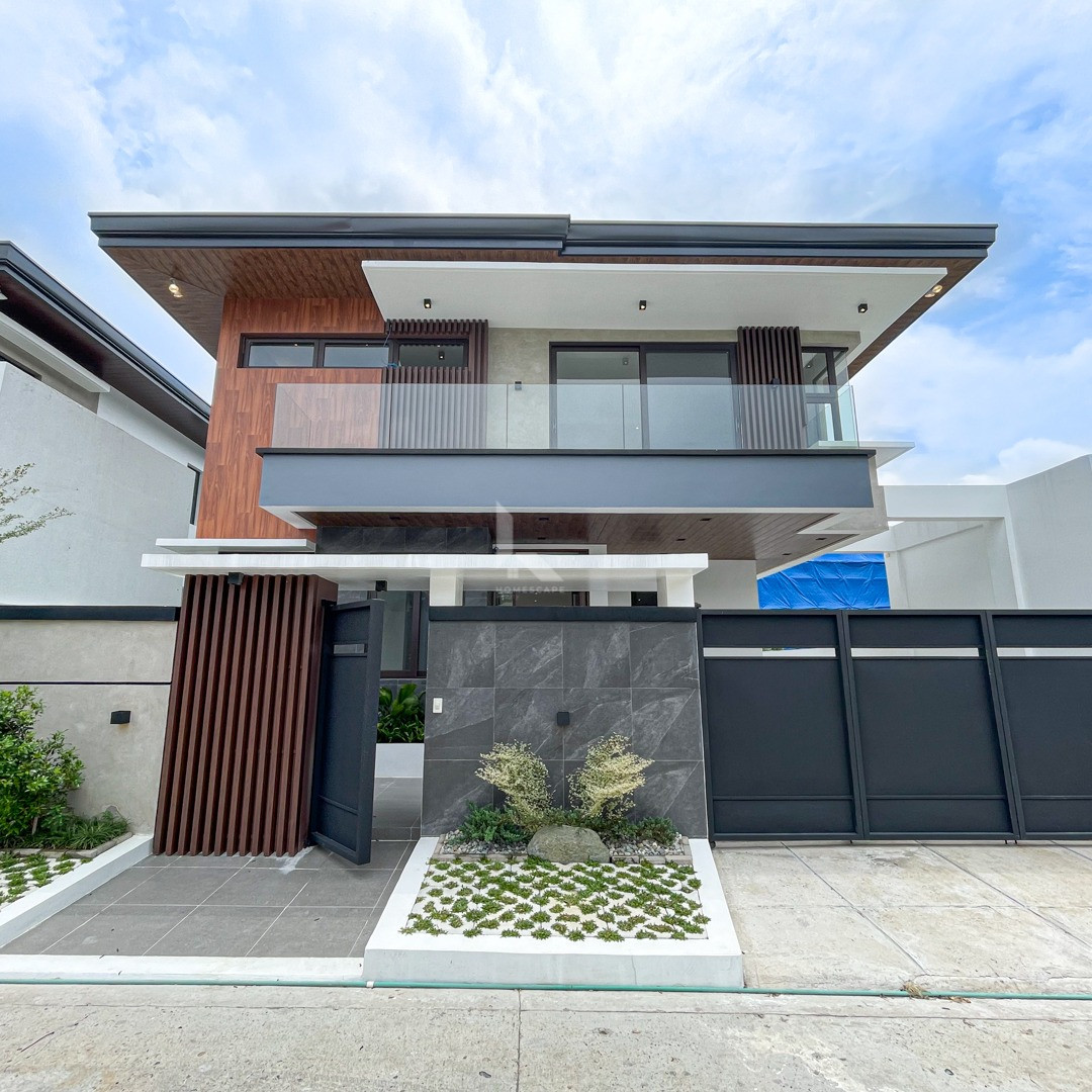 Stunning Modern Contemporary Brand New House For Sale photo 1
