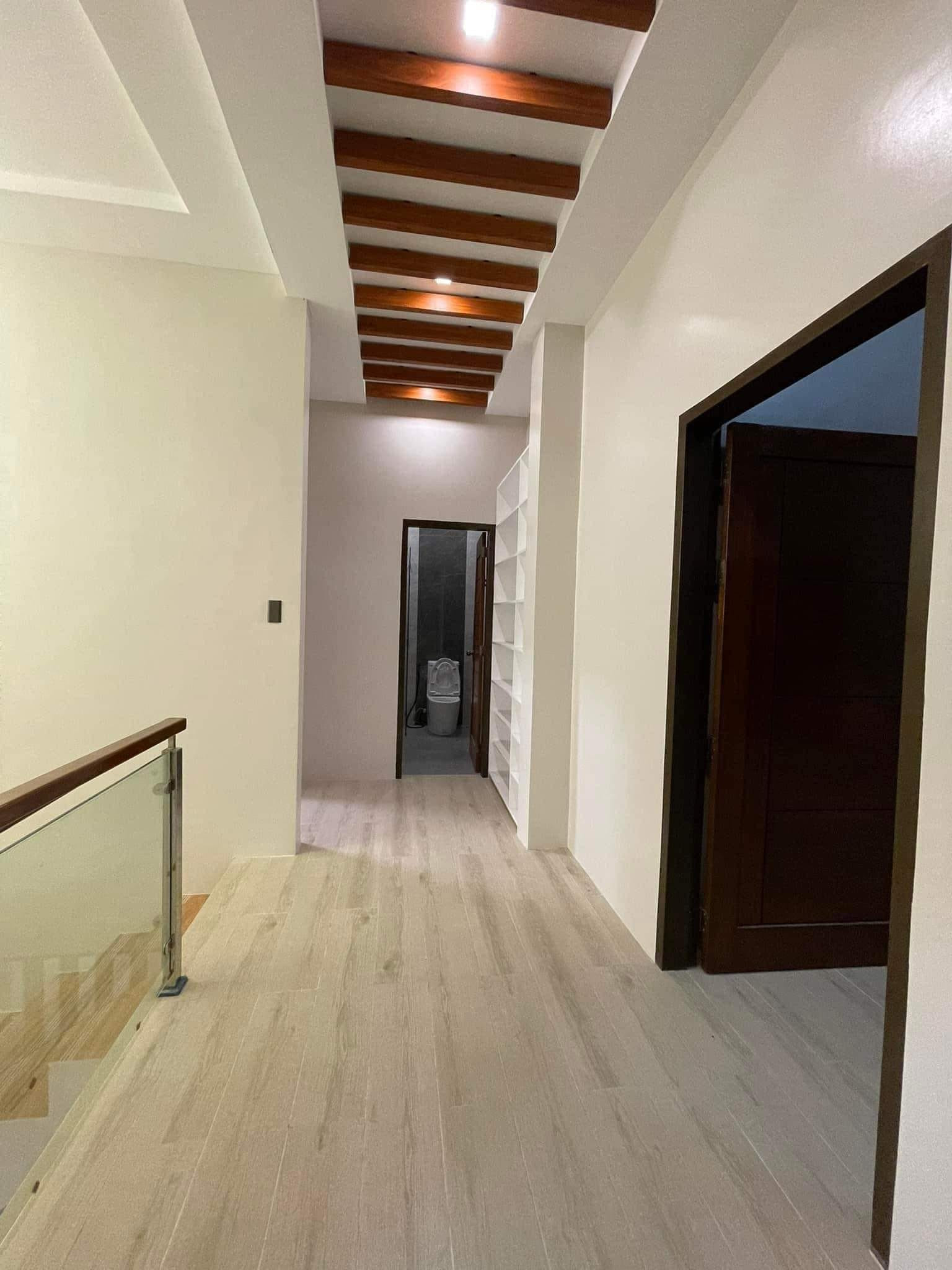 This stunning design house and lot is for sale photo 5