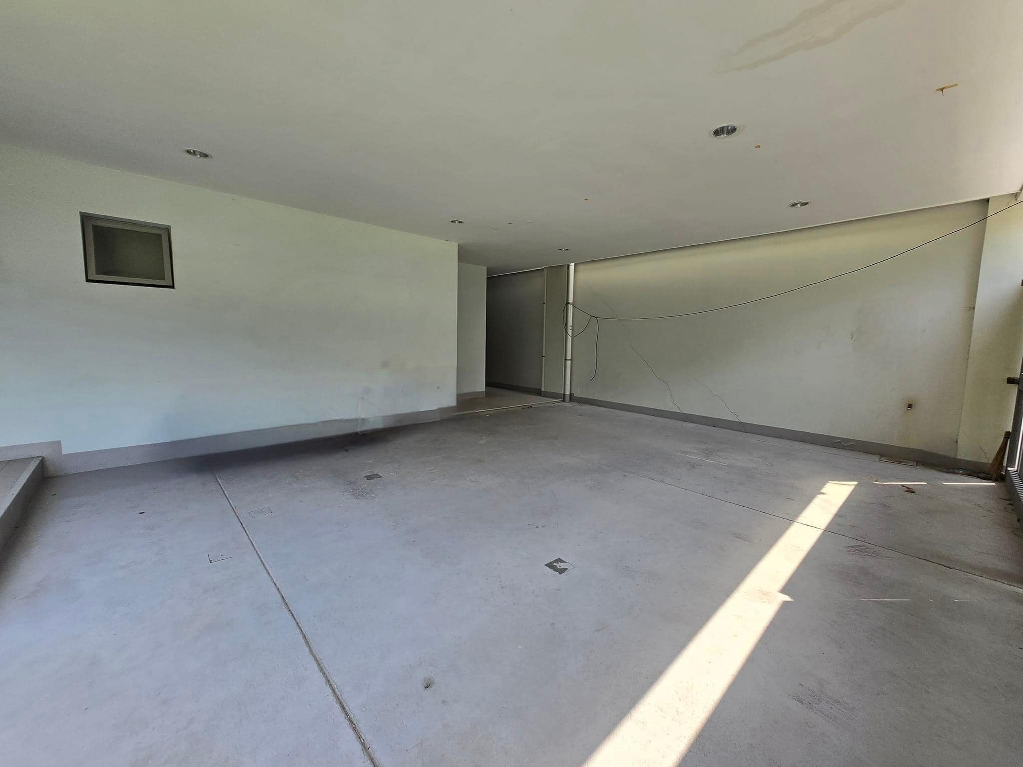A Contemporary 3 Storey House and Lot for Sale in Parañaque City photo 2