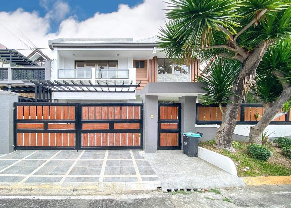 FOR SALE House & Lot photo 1