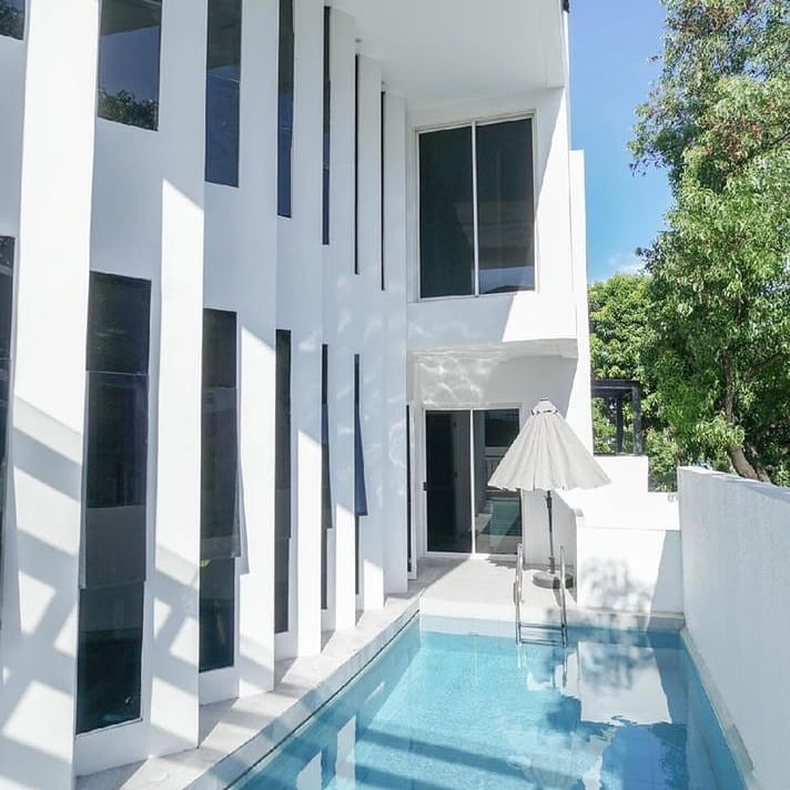 White House in Mckinley Hill with Swimming Pool (Salt Water) photo 2