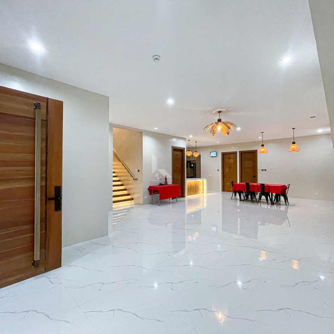Sophisticated Modern Contemporary House and Lot For Sale photo 2