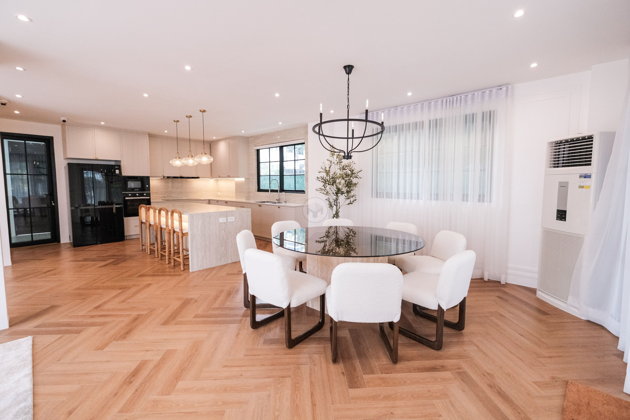Discover this Sleek 3-Bedroom House and Lot in Filinvest 2, Batasan Hills photo 2