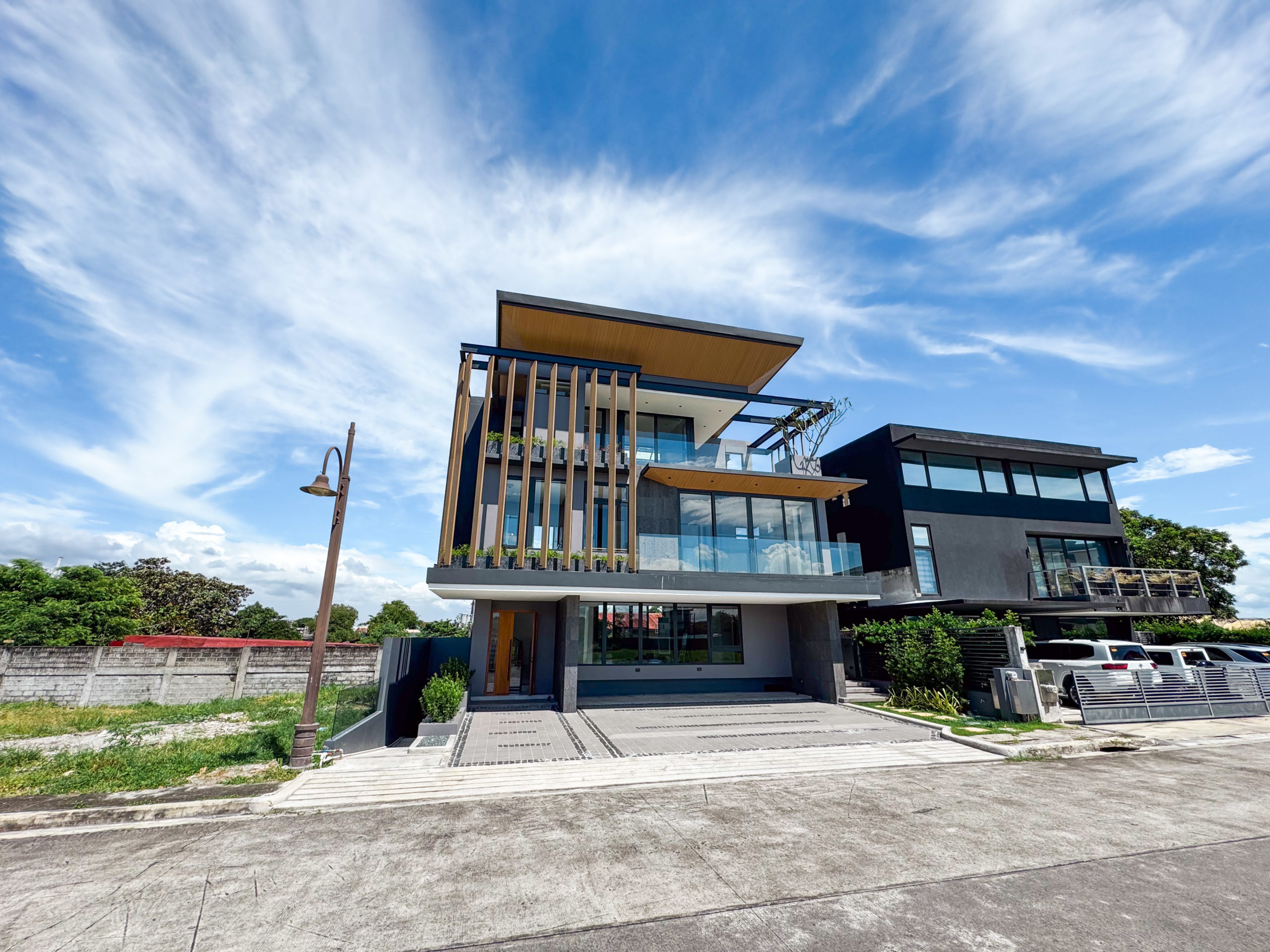 House and Lot for Sale in Alabang West Village photo 1