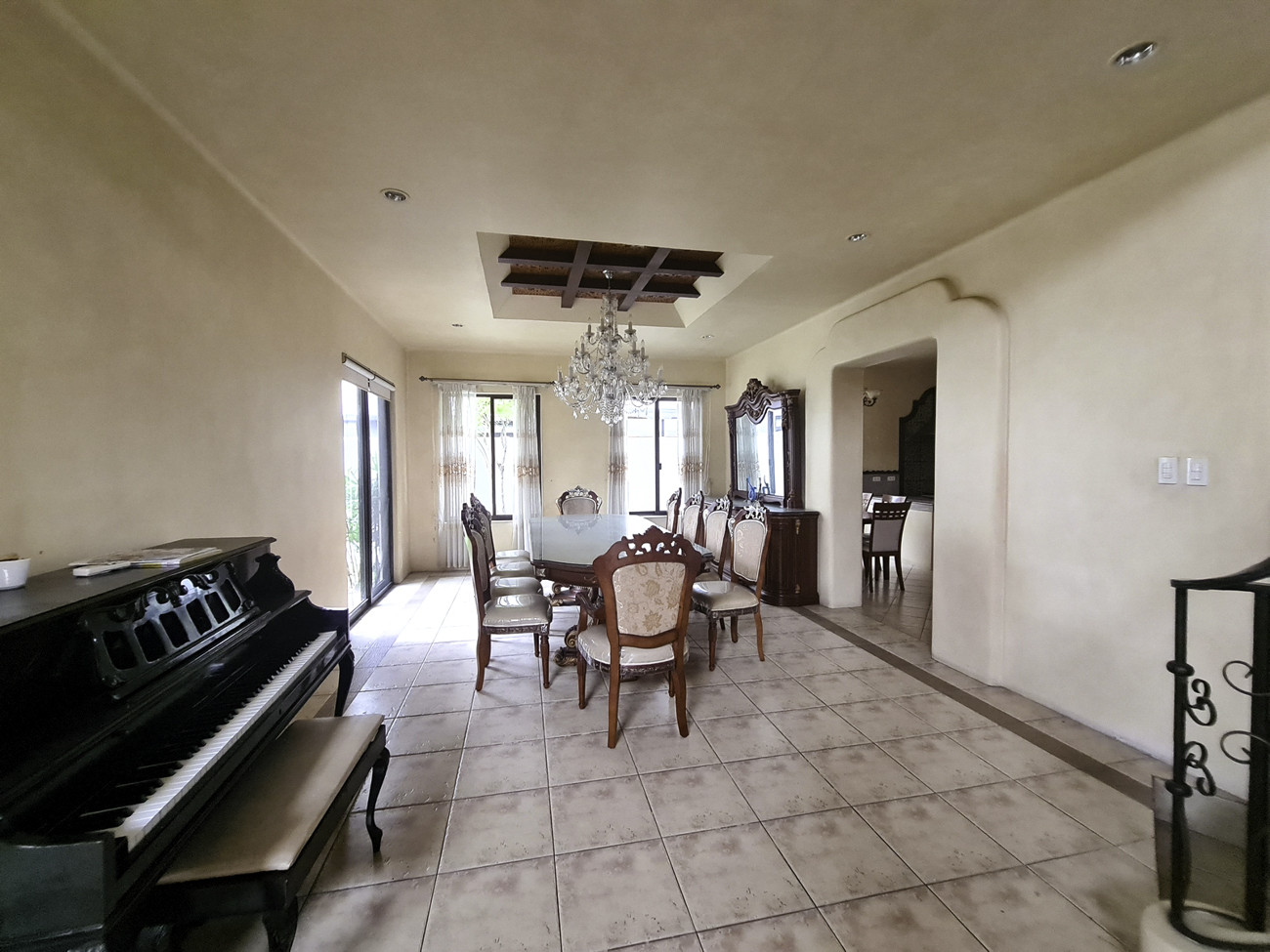 Beautiful Mediterranean House in BF Homes photo 4