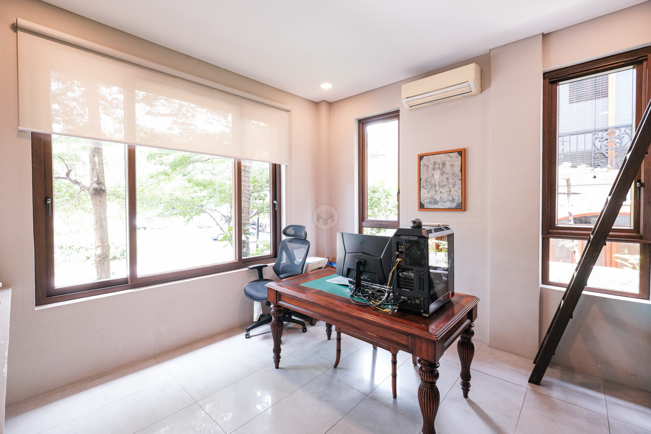 Enchanting 4-Bedroom House and Lot for Sale photo 3