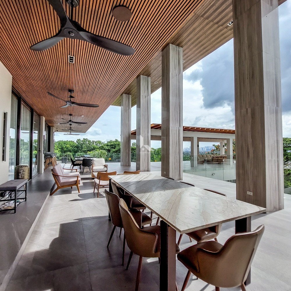 Massive Ultra-Modern Home with Gorgeous Panoramic City views for Sale photo 4