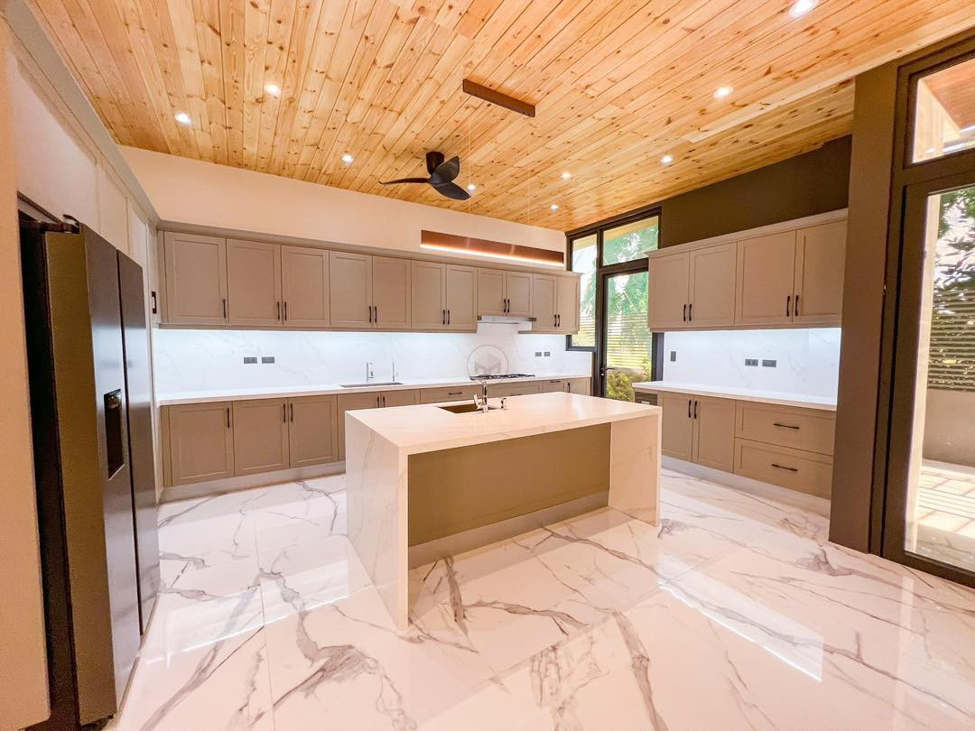 A Modern Asian Industrial House for Sale in Quezon City photo 4