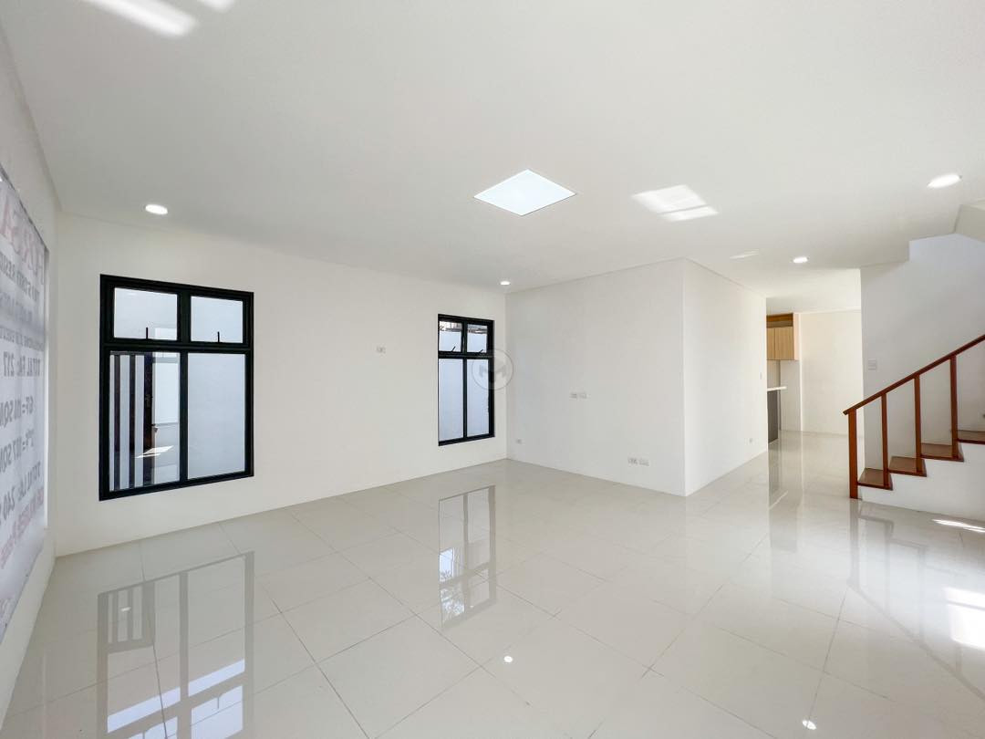 A Splendid 2 Storey House for Sale in Parañaque photo 4