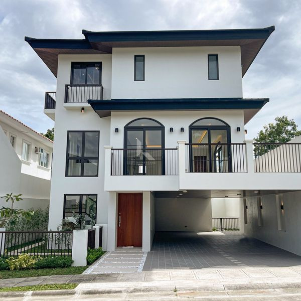 Classy Brand New Contemporary House and Lot For Sale photo 1