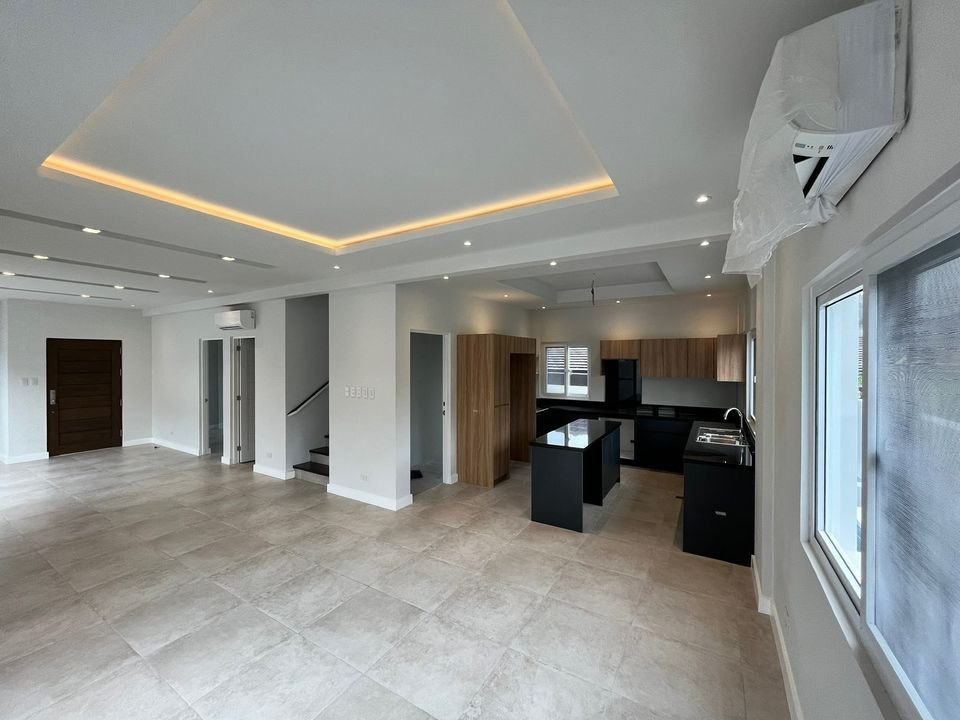 Stunning Modern Design House and lot for Sale photo 5