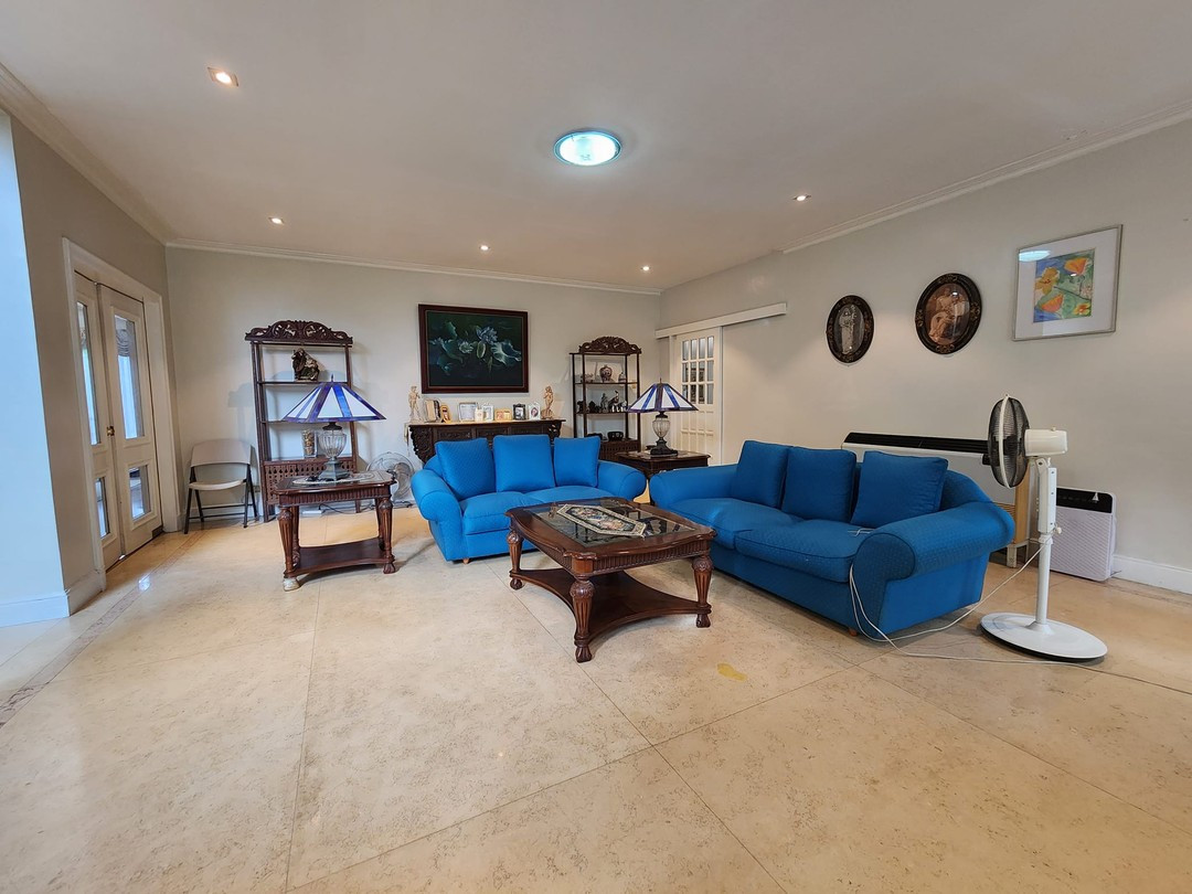 Inside of a Stately Glorious House and Lot for Sale in San Juan photo 5