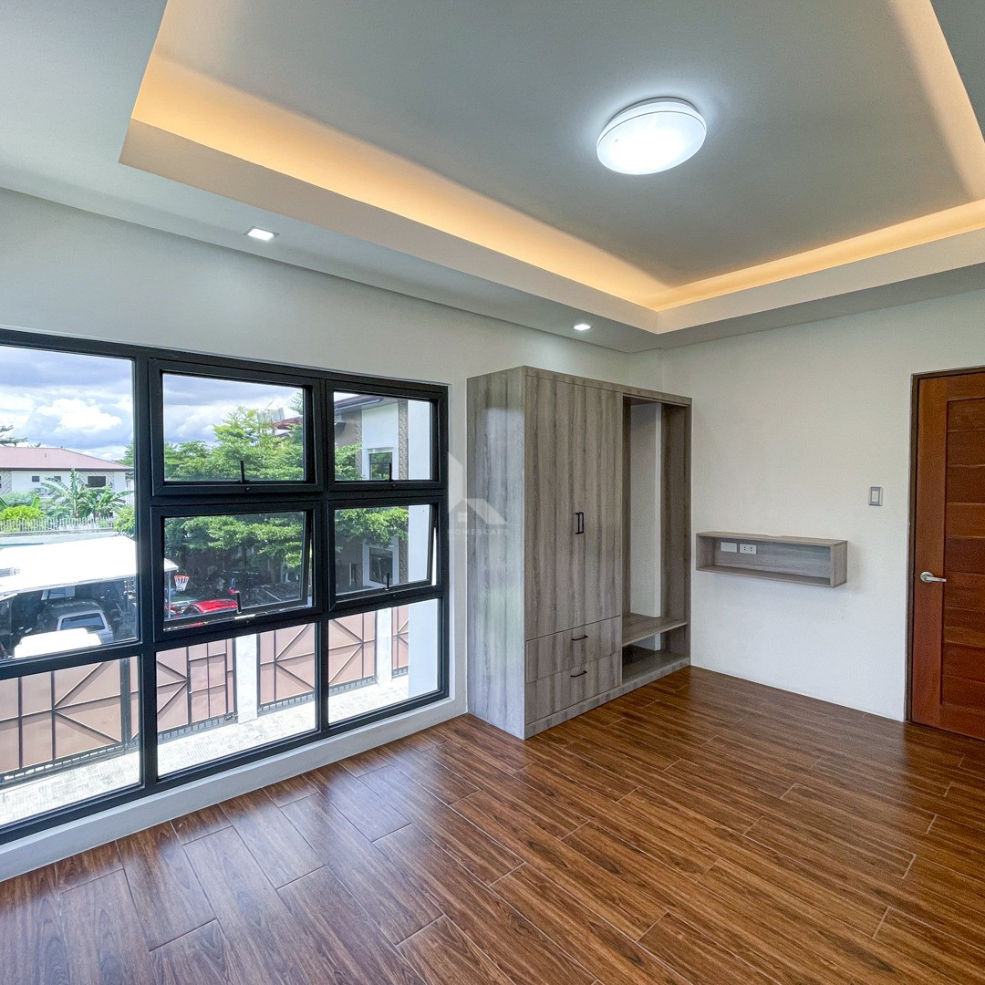 Sophisticated Modern Contemporary House and Lot For Sale photo 5