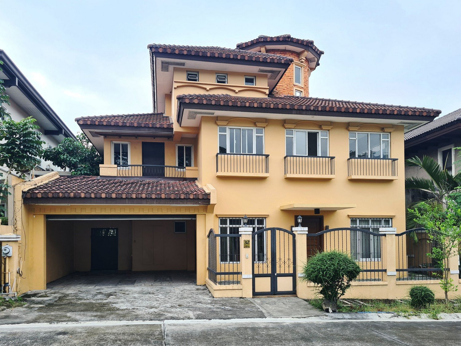 Mediterranean Home with Attic For Sale in Portofino Heights Vista Alabang photo 1