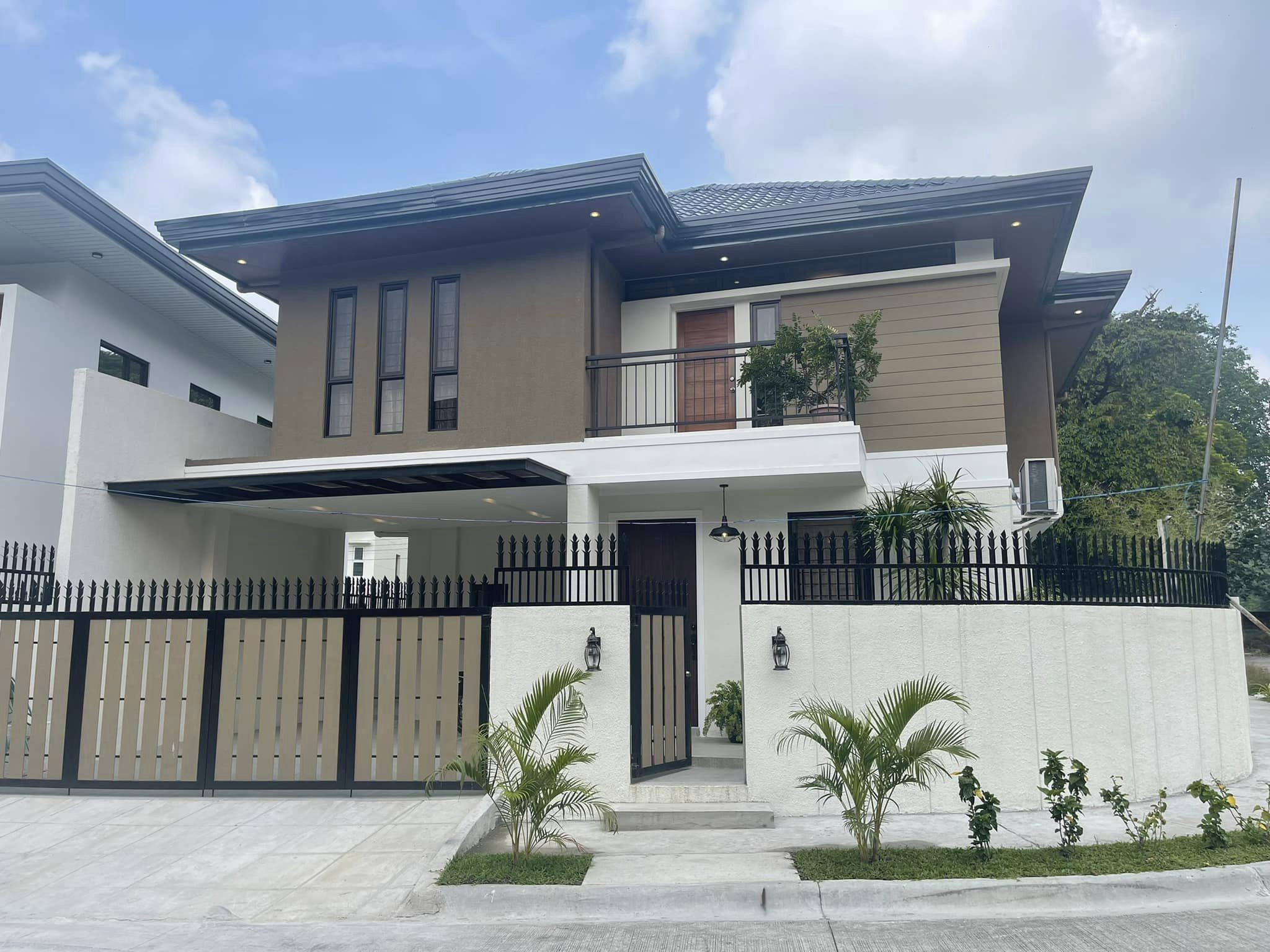 Furnished Modern Asian Architecture House with Pool for Sale photo 1