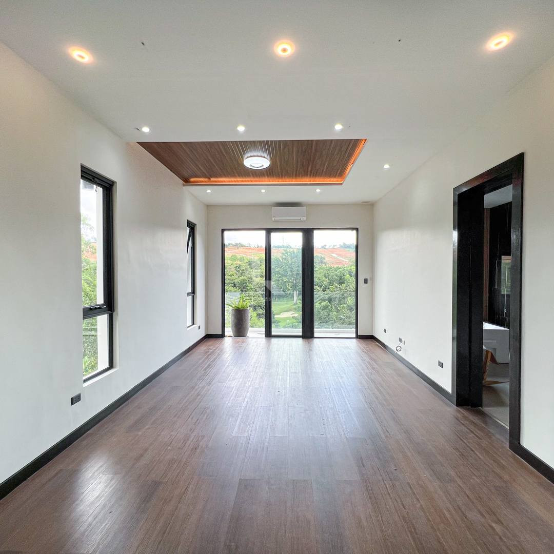 Upscale Modern Tropical House and Lot For Sale in Sun Valley photo 5