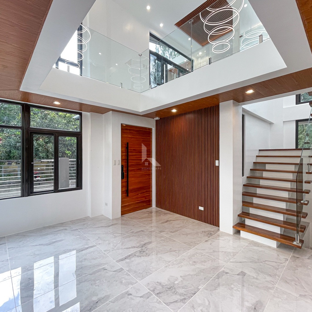 Impressive Modern House For Sale in Tagaytay City near Mahogany Market photo 4