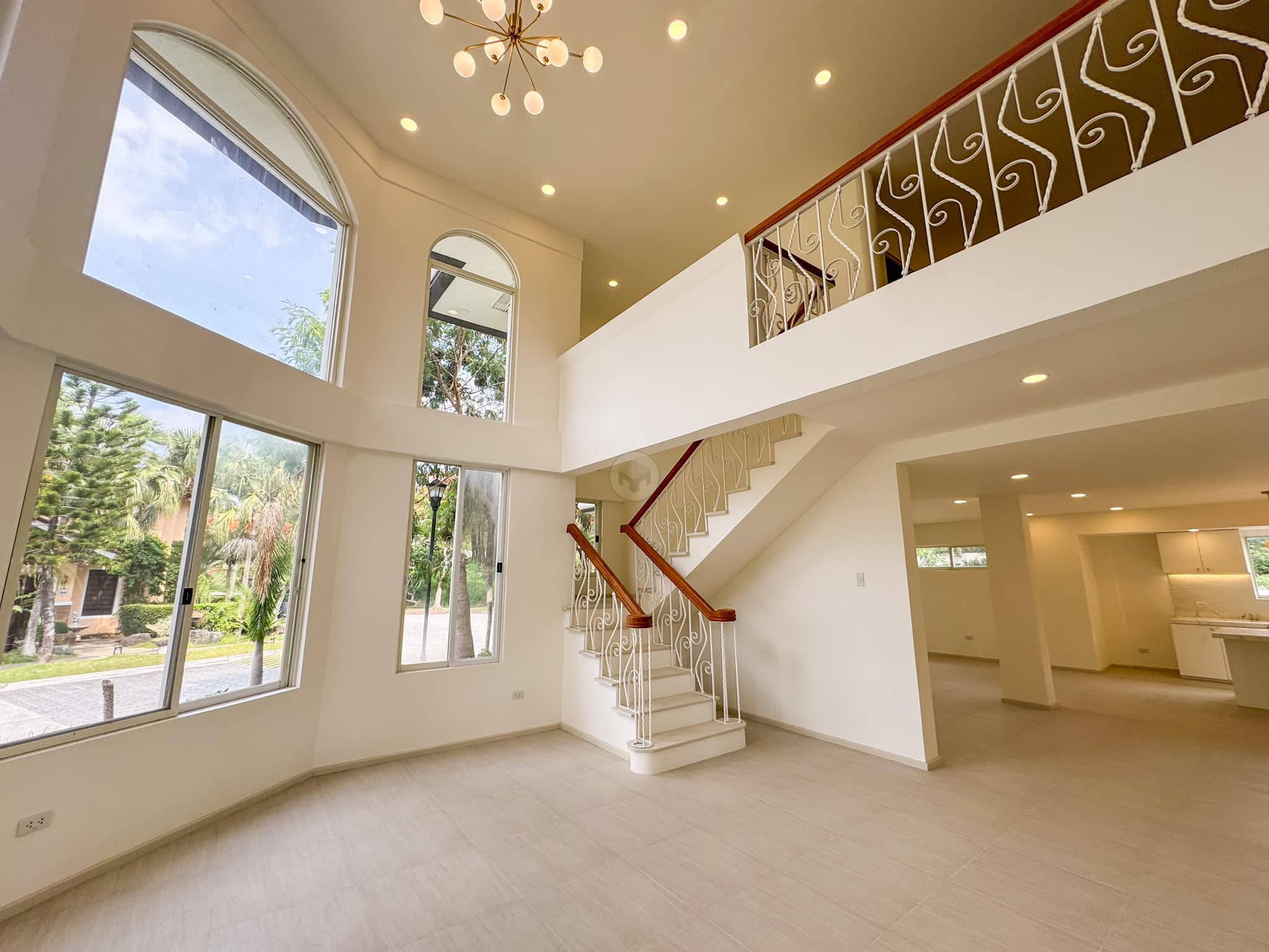 A Stellar 5 Bedroom House and Lot for Sale in San Pedro, Laguna photo 2