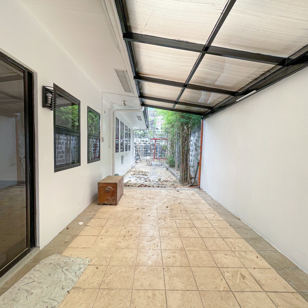 Elegant Contemporary Bungalow Home For Sale in BF Homes, Parañaque City photo 4