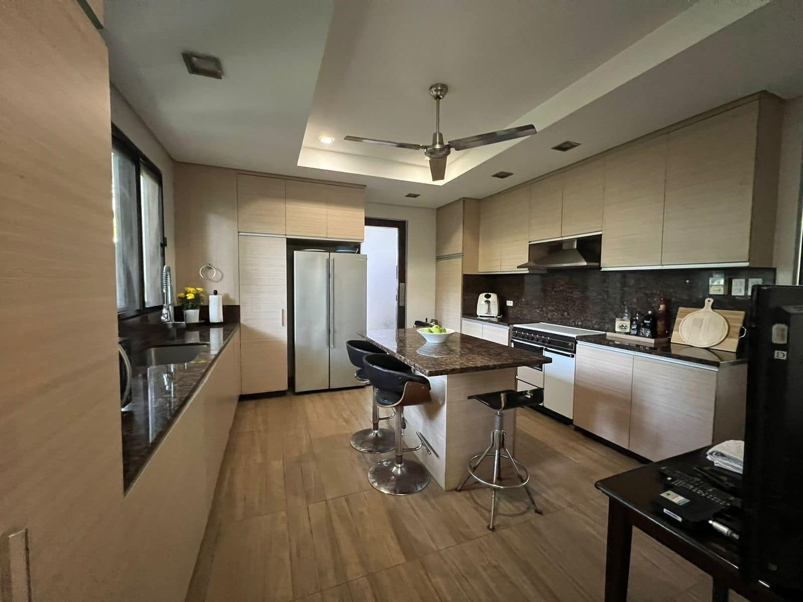 A Grand Family Home for Sale in Ayala Alabang. photo 5