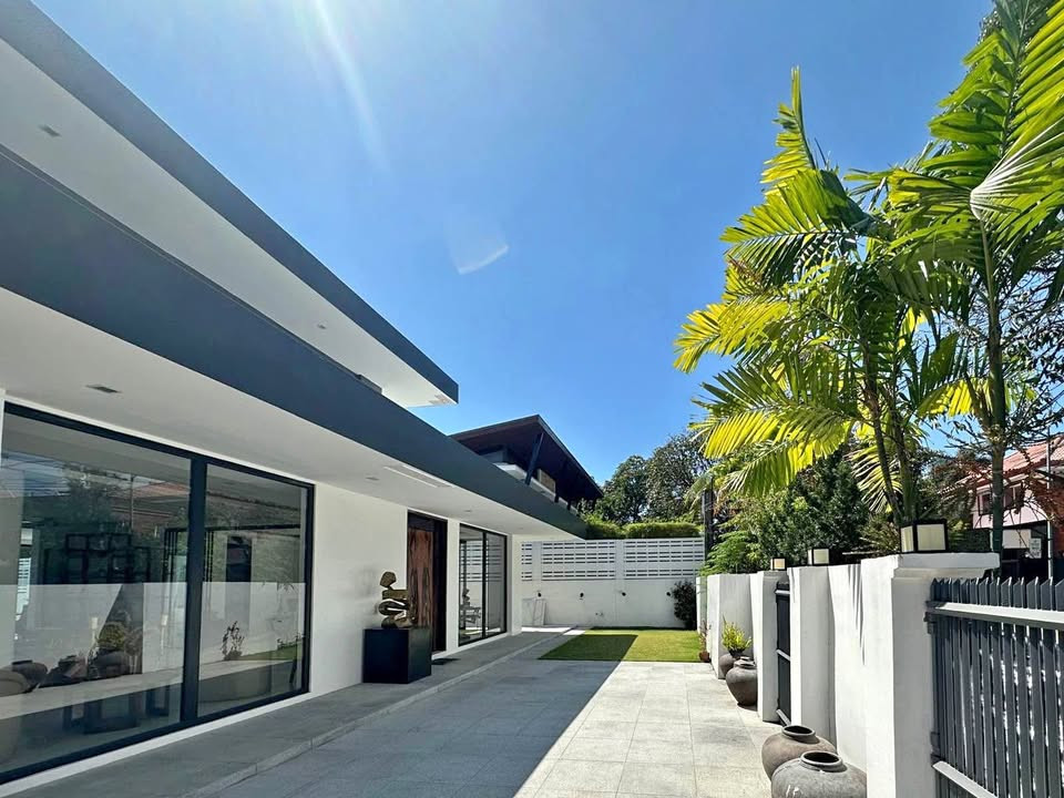 Brand New 5 Bedroom House & Lot in Ayala Alabang Village, photo 2