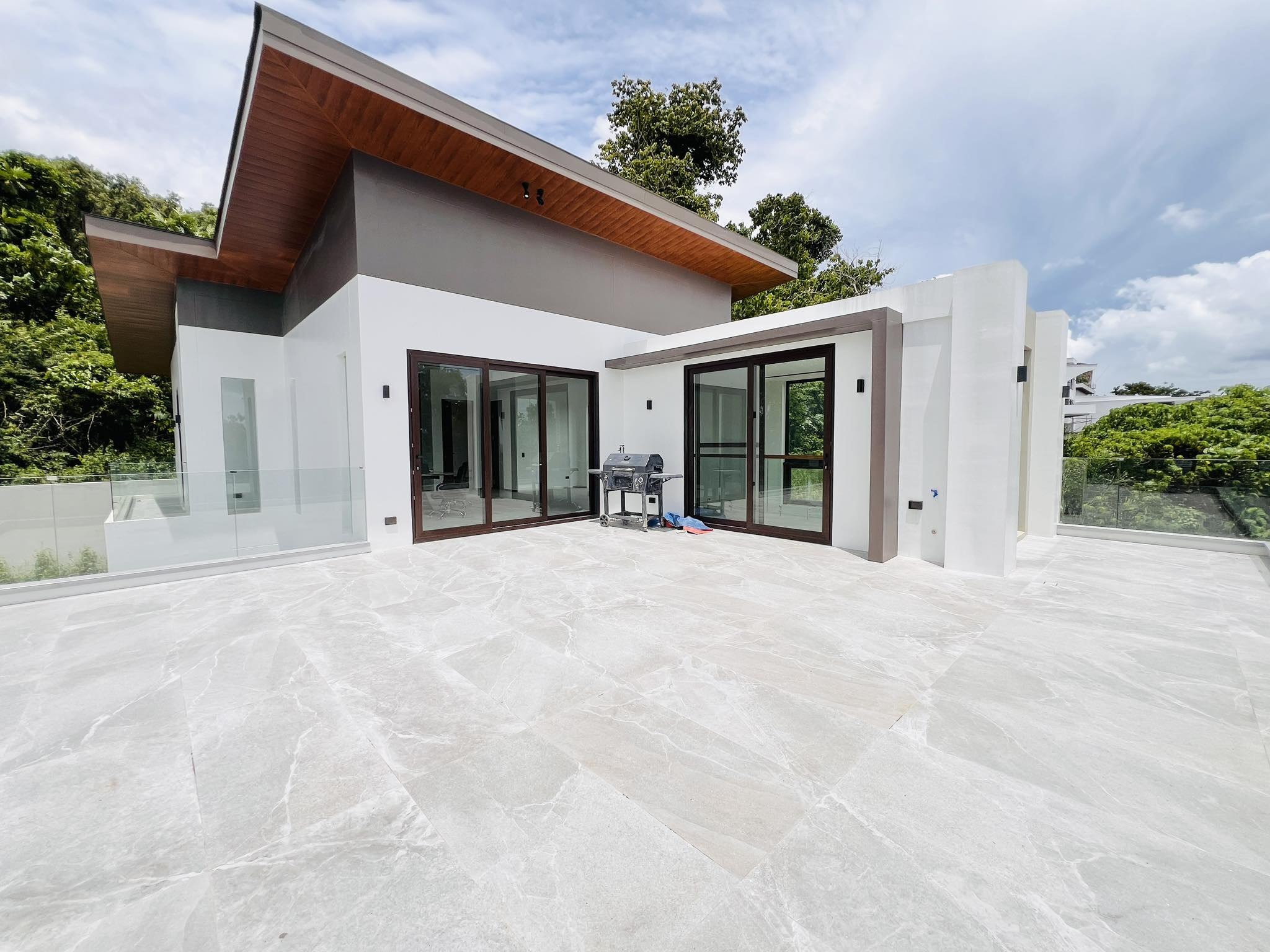 Experience this Multi-Level Brand-New House with City View in Parkridge Estates photo 2