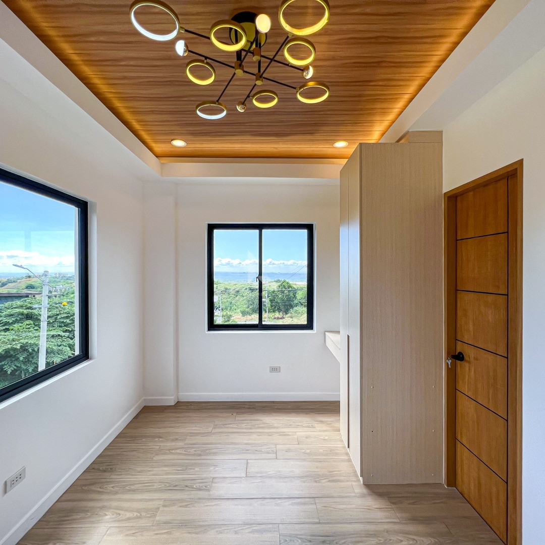 Superb Modern Industrial House and Lot For Sale photo 5