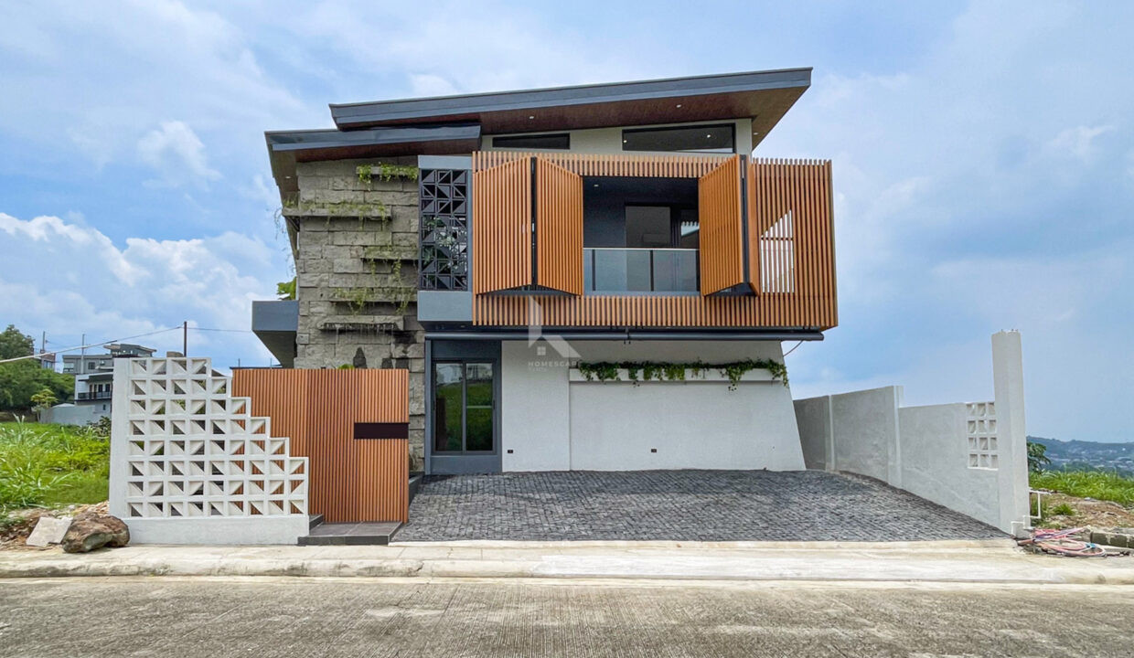 Luxurious Modern House and Lot with Superb Overlooking View photo 1