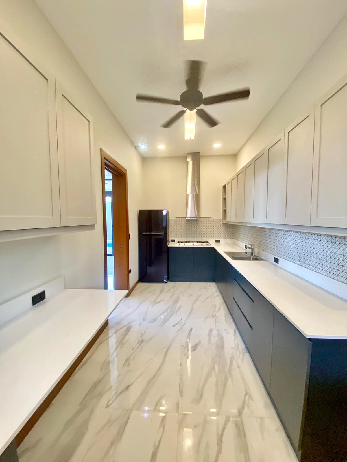 Brand New Modern Semi-Furnished House w/ Swimming pool photo 4