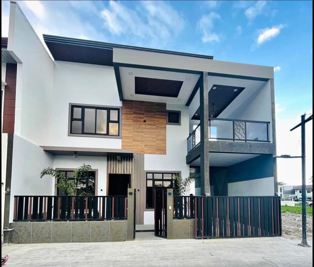 Modern Two Storey House IN A SECURED SUBDIVISION NEAR CLARK photo 1