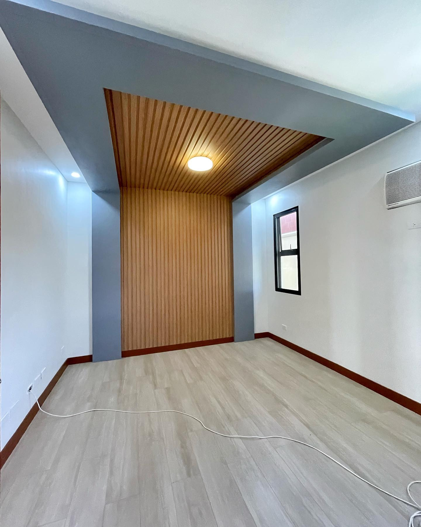 Newly Renovated Modern Corner House for Sale in Greenwoods Executive Village photo 5