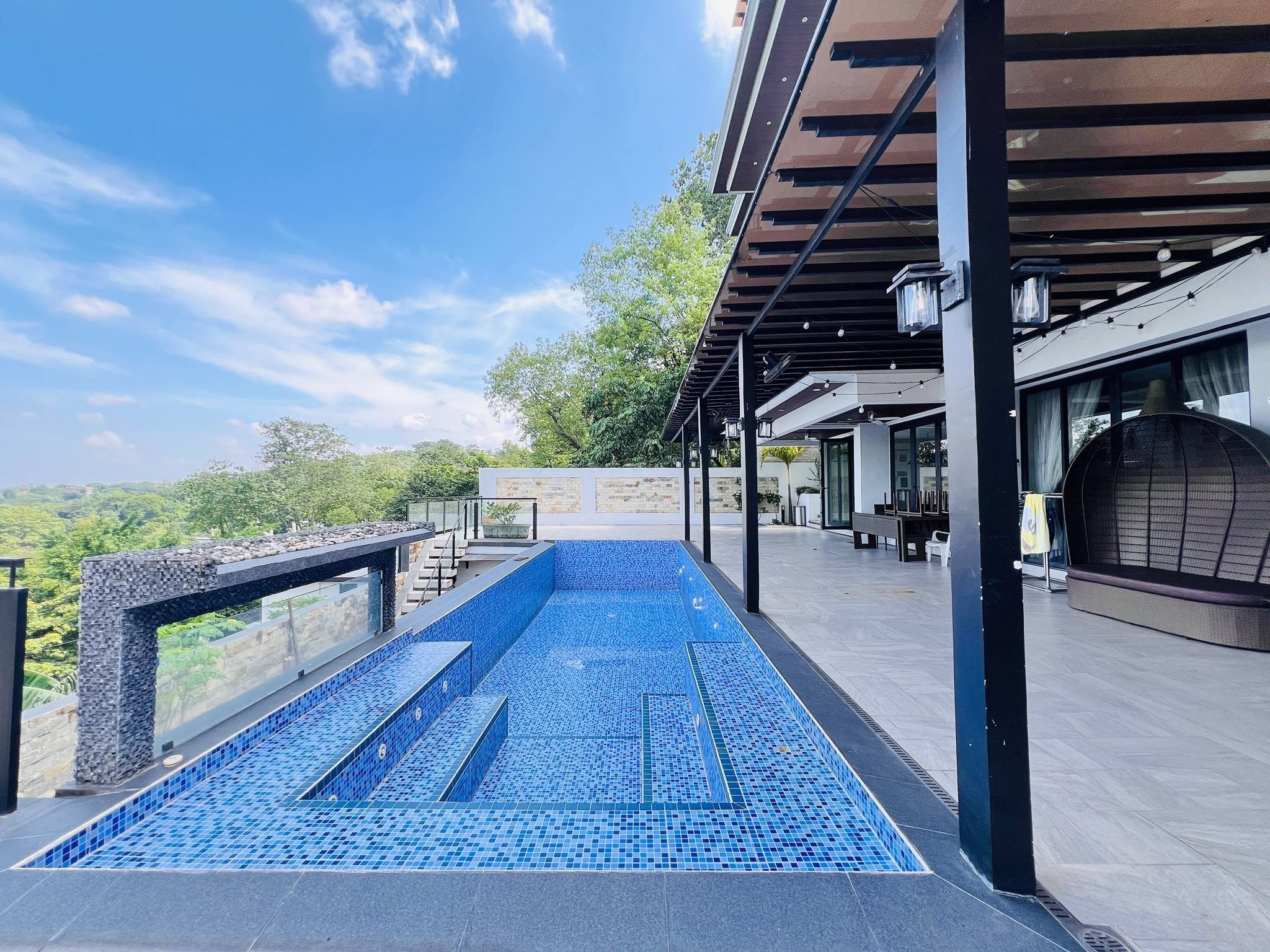 Discover this Stunning 5-Storey Contemporary Home in Parkridge Estate photo 1