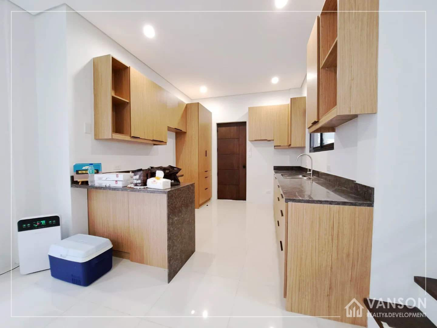 HOUSE AND LOT FOR SALE IN BF HOMES, LAS PIÑAS CITY photo 3