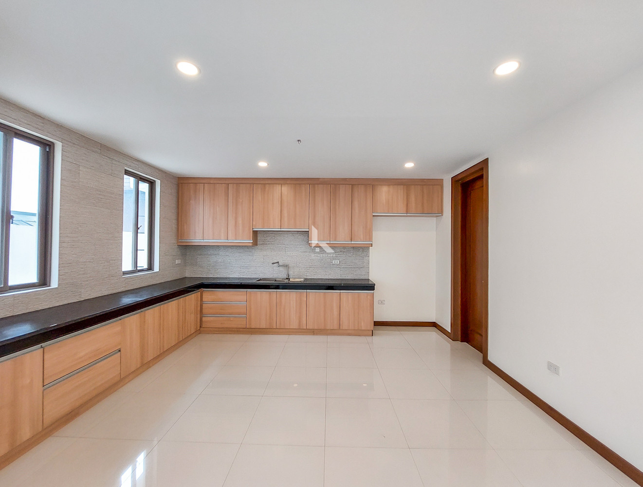 Contemporary House and Lot for Sale Located in BF Homes, Paranaque City photo 4